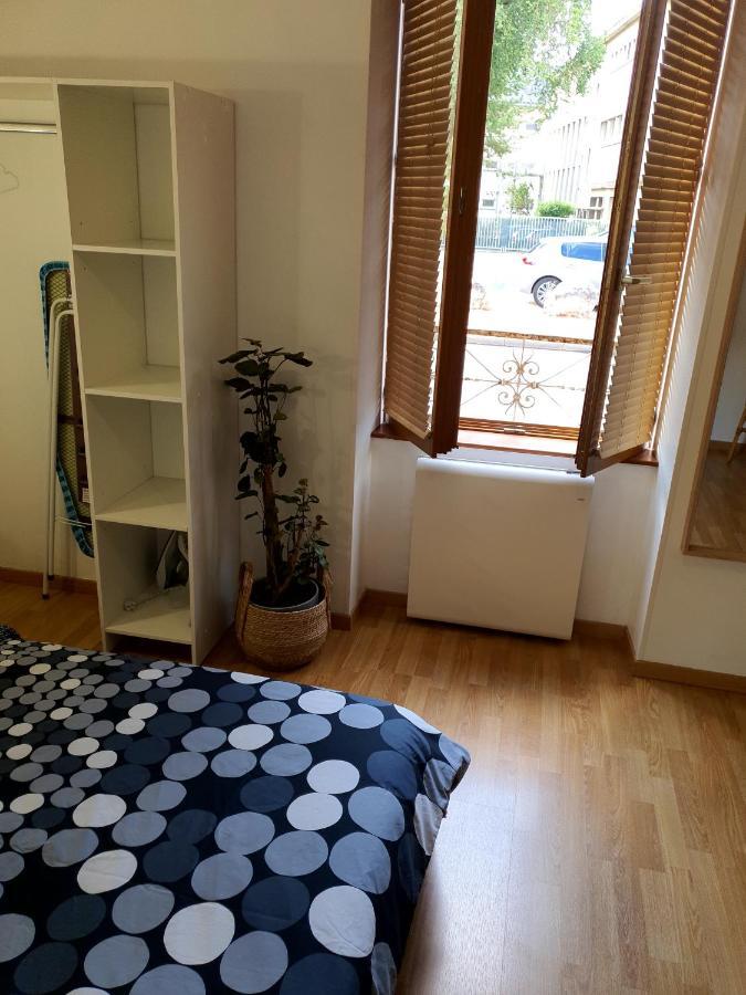 Appartement Cosy Entier, Parking Gratuit Dans La Rue ديجون المظهر الخارجي الصورة