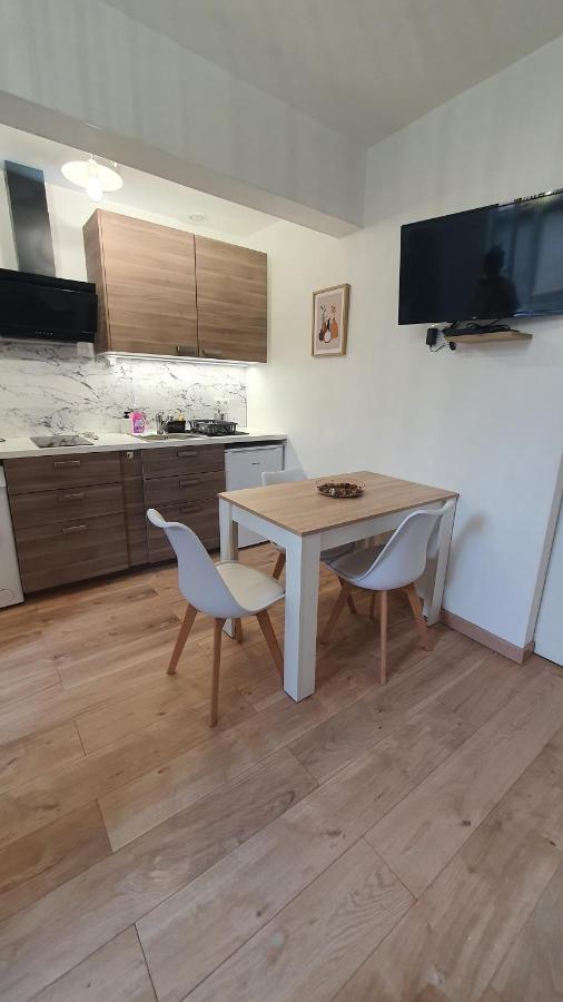 Appartement Cosy Entier, Parking Gratuit Dans La Rue ديجون المظهر الخارجي الصورة